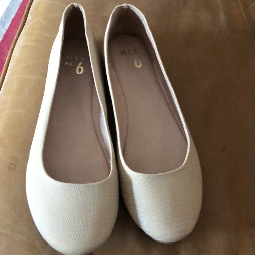 Shoes - Picture 1 of 2